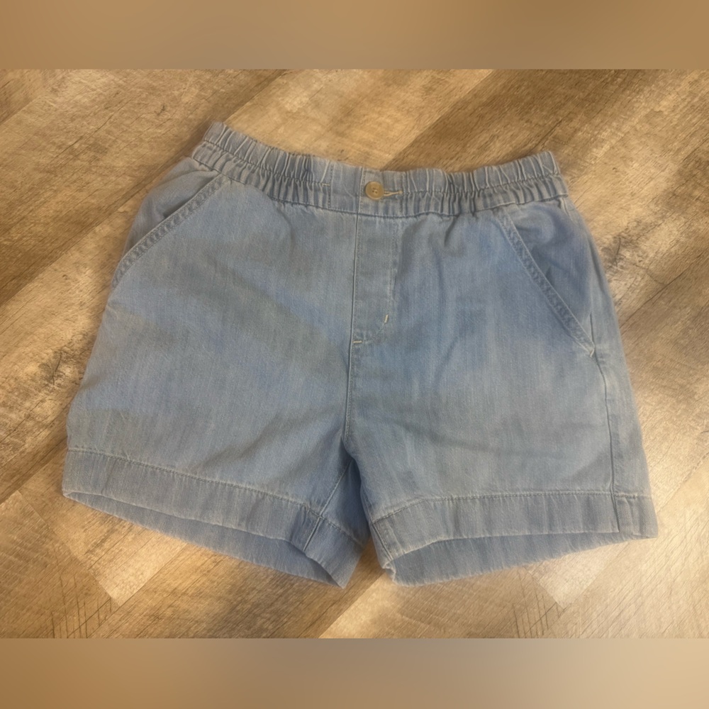 Levi’s GOLD size MEDIUM light blue, elastic waist w button fly look